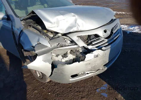 2007 Toyota Camry Xle z USA, uszkodzony, nr VIN 4T1BE46K27U539941